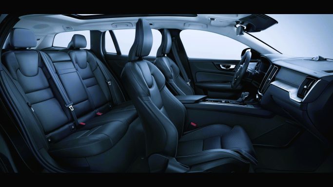 Volvo V60 Cross-Country - Classe-Affaires VTC - Haute-Savoie Volvo V60 Cross-Country - Classe-Affaires VTC - Haute-Savoie