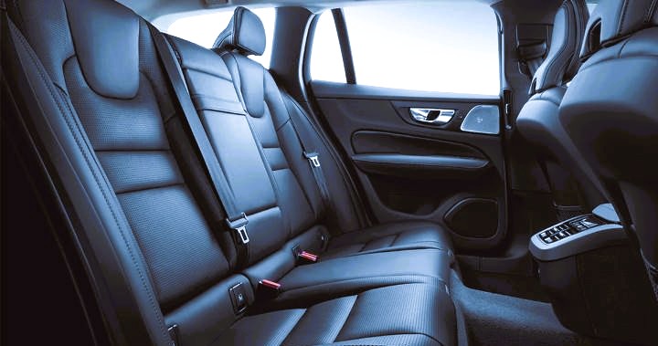 Volvo V60 Cross-Country - Classe-Affaires VTC - Haute-Savoie Volvo V60 Cross-Country - Classe-Affaires VTC - Haute-Savoie